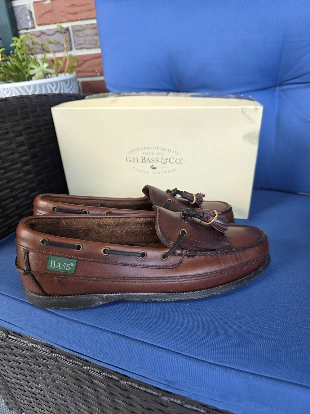 G.H. Bass & Co. Dark Brown Flint Boat Shoes 9.5W NIB Deck Shoes Coastal